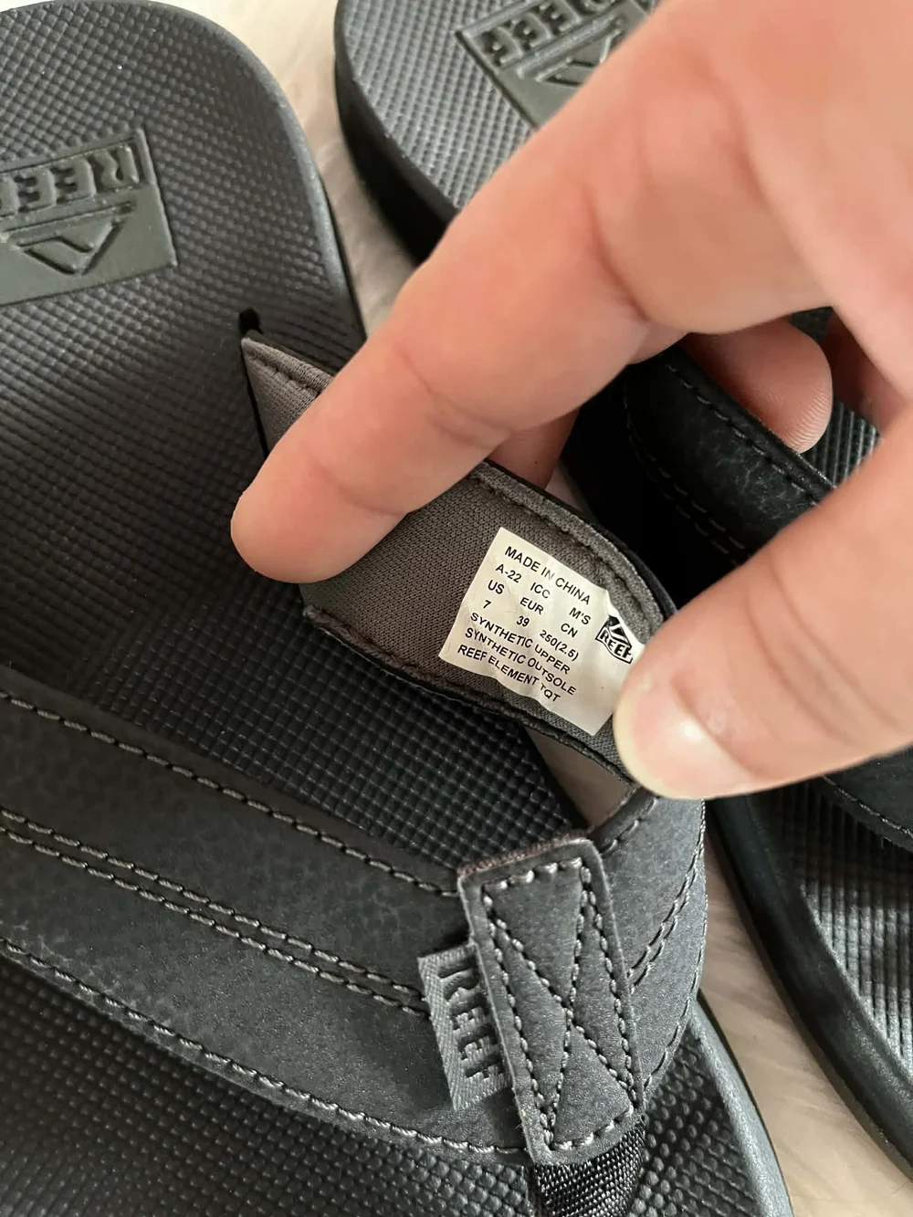 Reef Black Men's Cushioned Flip Flops